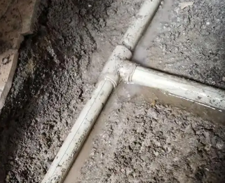 灯塔漏水维修电话